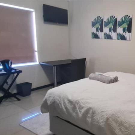Carlo'S Boutique Guesthouse ولفس بي المظهر الخارجي الصورة