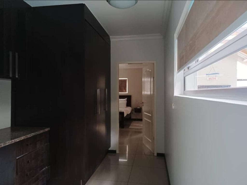 Carlo'S Boutique Guesthouse ولفس بي الغرفة الصورة