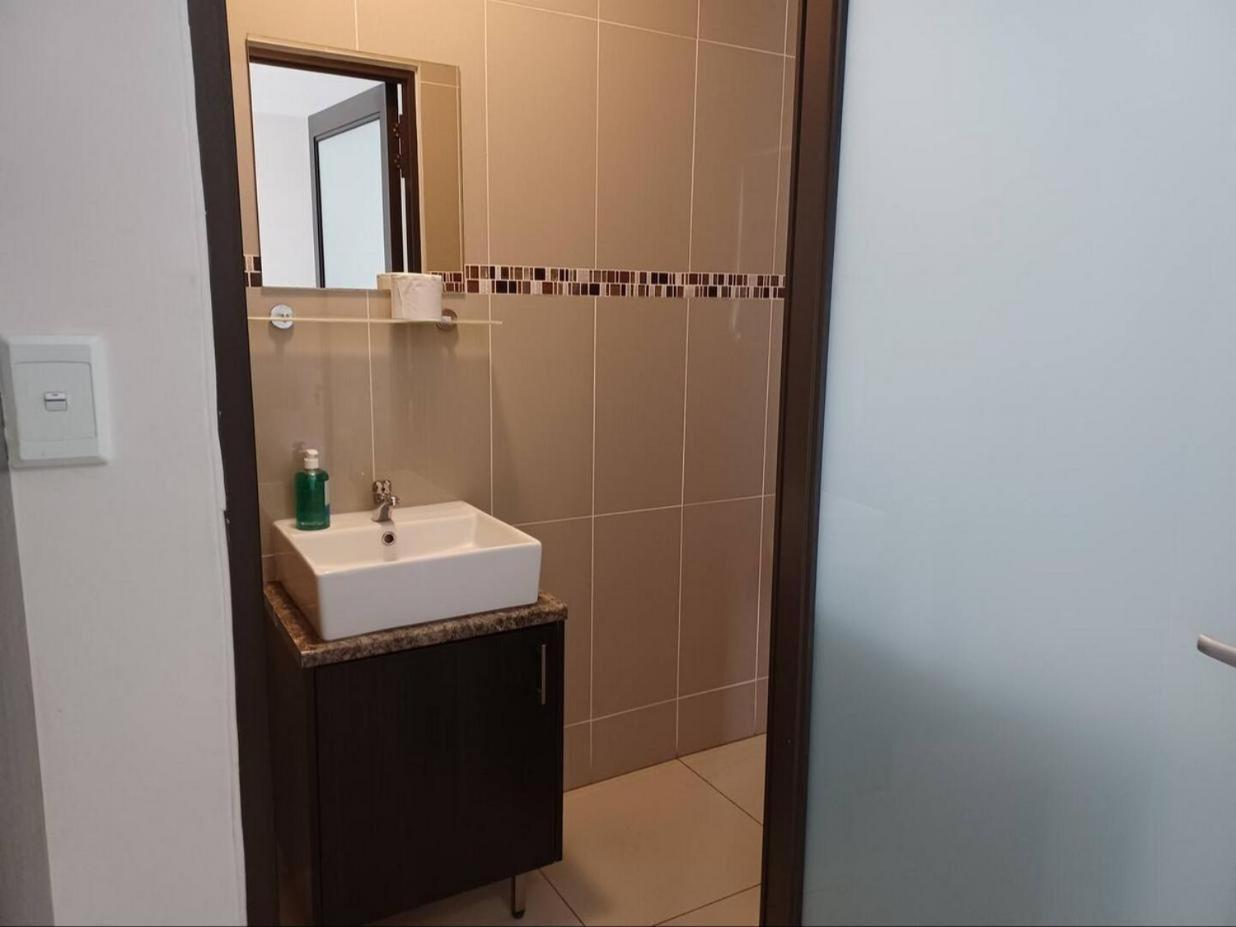 Carlo'S Boutique Guesthouse ولفس بي الغرفة الصورة